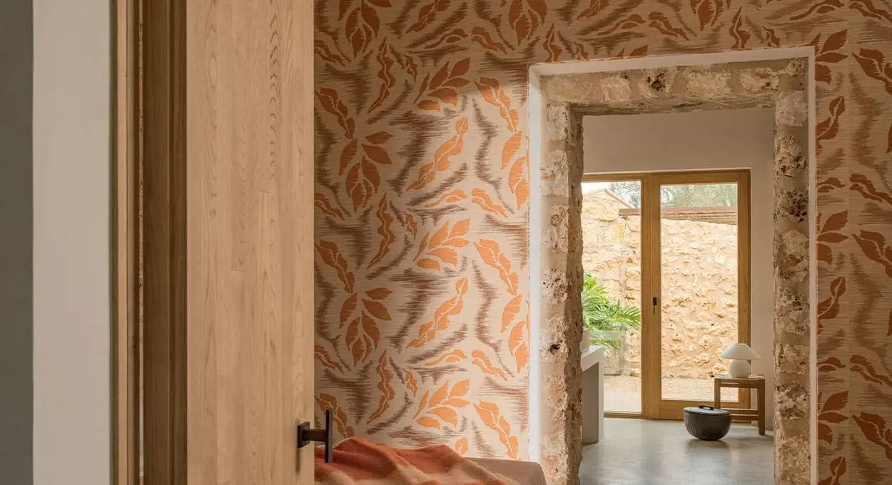 MC Wallpaper Hanging